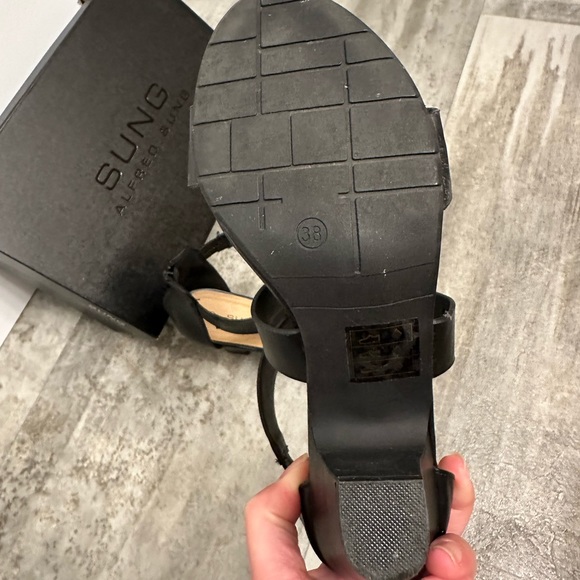 Alfred Sung Black Heels - Picture 4 of 5